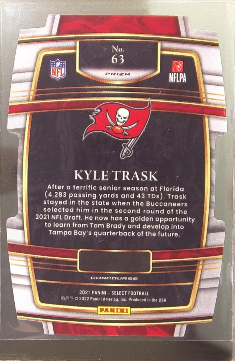 2021 Select Kyle Trask Black and Gold Prizm Die Cut RC #63 Buccaneers - Image 3