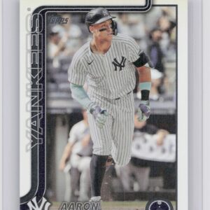 2025 Topps Aaron Judge Rainbow Foil #300 Yankees