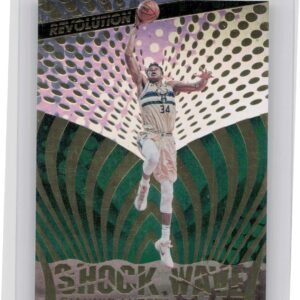 2018-19 Panini Revolution Giannis Antetokounmpo #15 Bucks Shock Wave