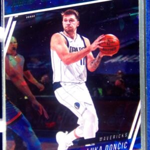2020-21 Chronicles Luka Doncic Green Ice #70 Mavericks