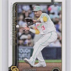 2025 Topps Manny Machado #215 Padres