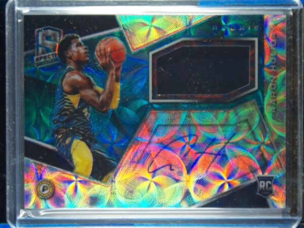 2018-19 Panini Spectra Aaron Holiday Neon Blue AU SN99 MEM #107 Pacers
