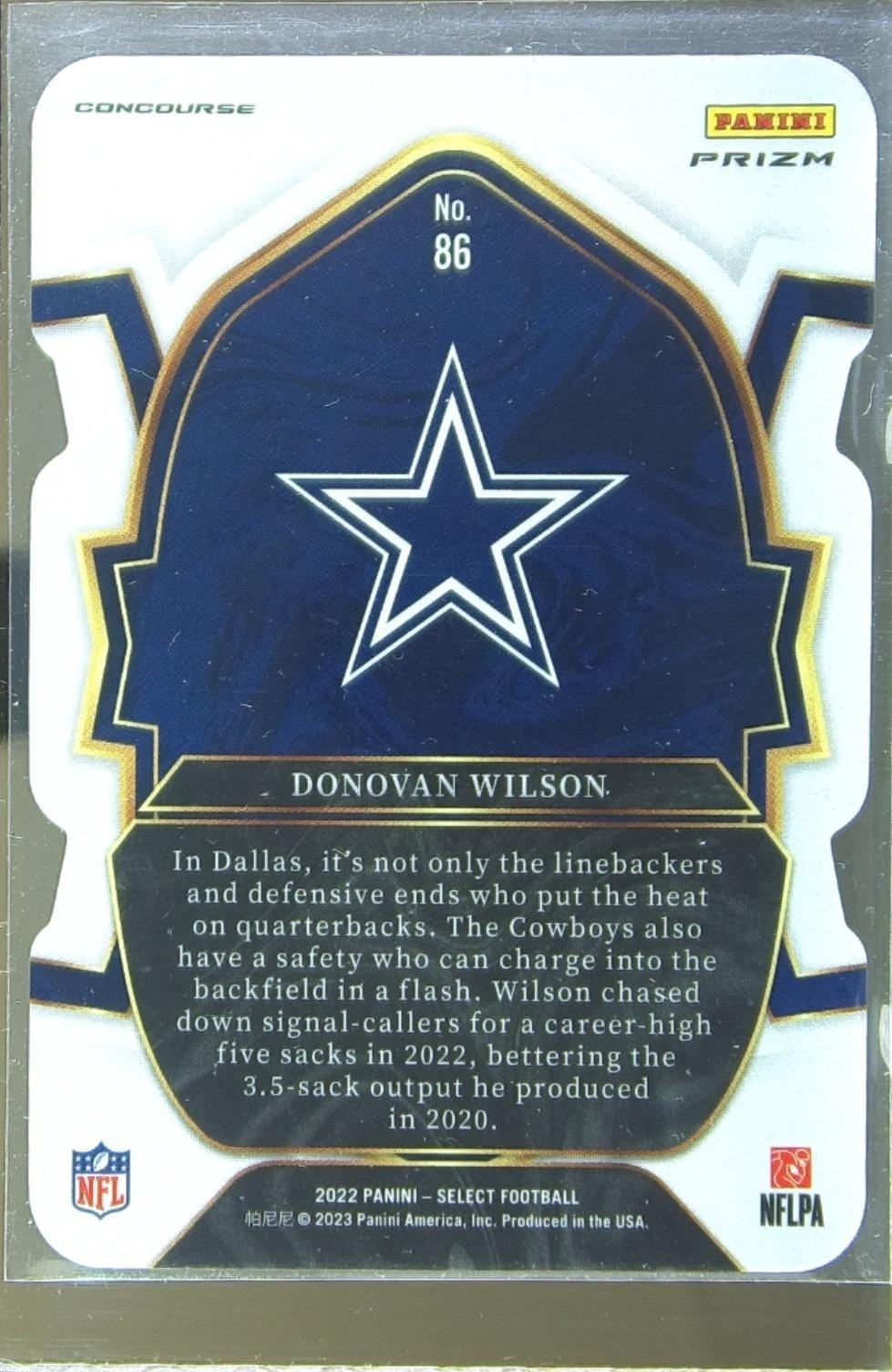 2022 Select Donovan Wilson Red and Blue Prizm Die Cut #86 Cowboys - Image 3