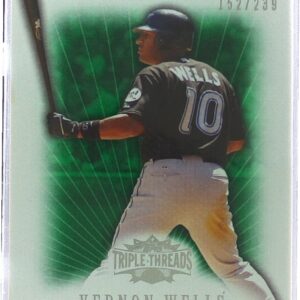 2007 Topps Triple Threads Vernon Wells Emerald /239 #71 Jays
