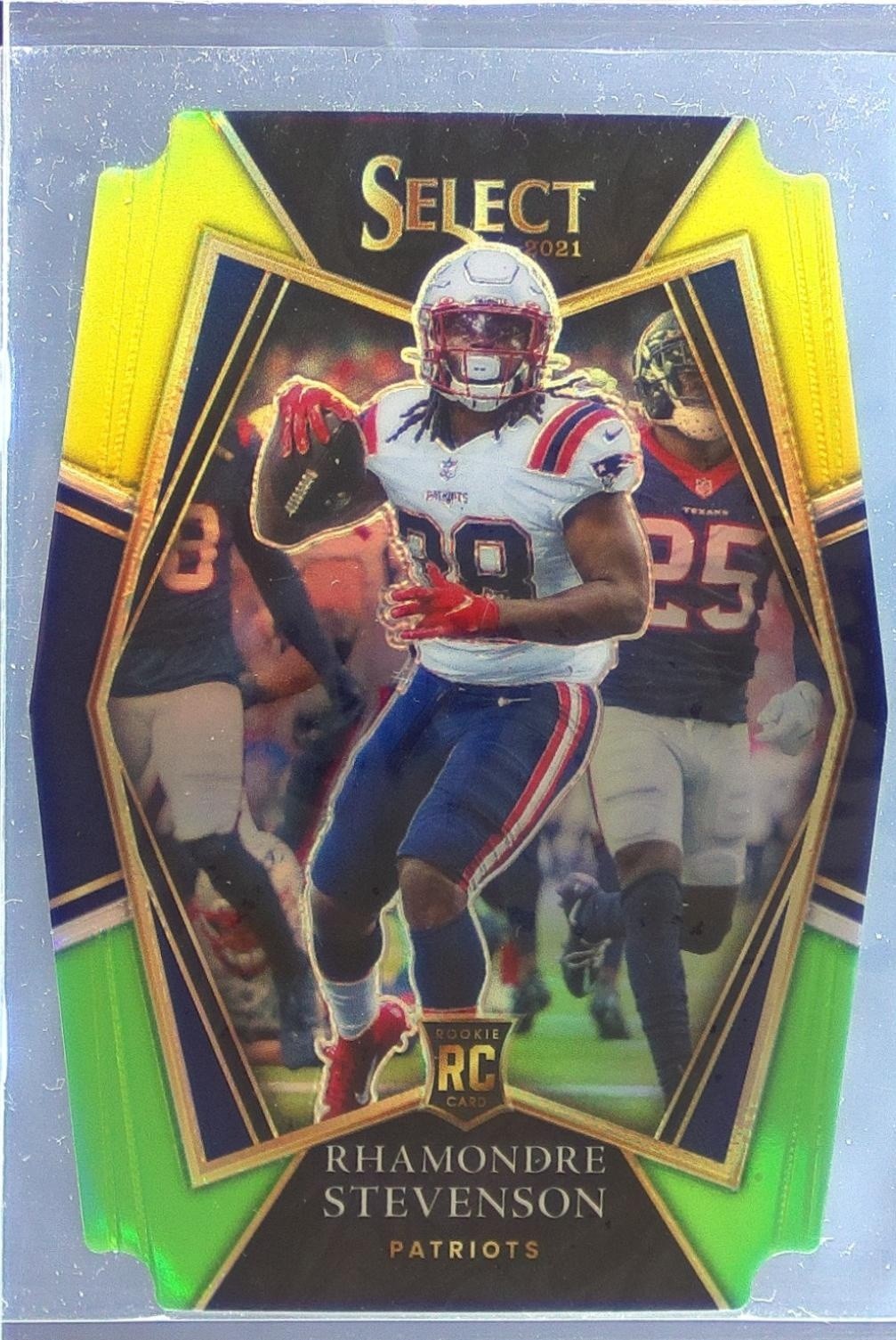 2021 Select Rhamondre Stevenson Green and Yellow Prizm Die Cut RC #175 Patriots