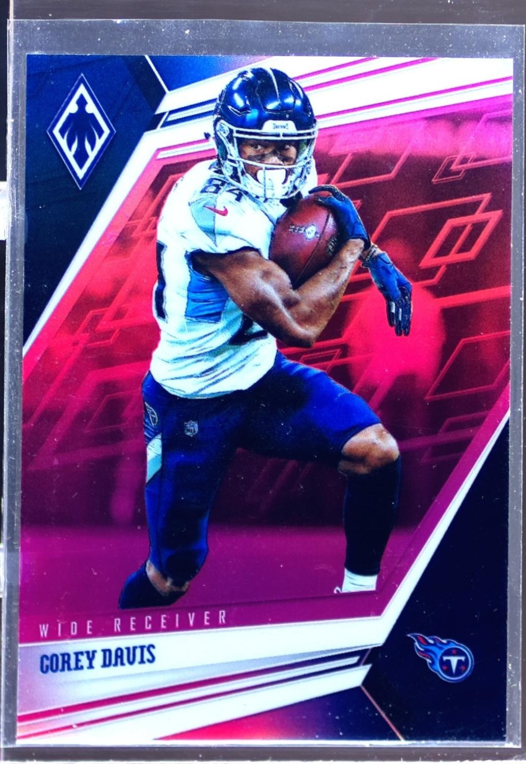2019 Panini Phoenix Corey Davis Pink /199 #38 Titans