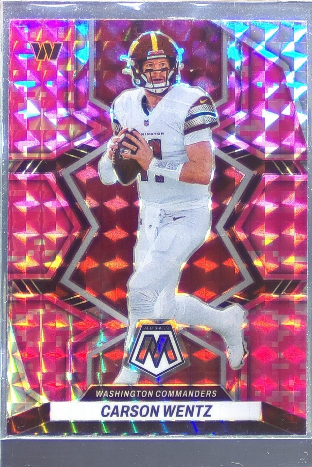 2022 Mosaic Carson Wentz Mosaic Camo Pink #195 Commanders